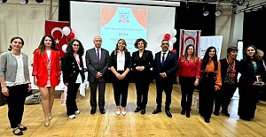 Londra Rauf Raif Denktaş Türk Okulu'ndan karne töreni ve yıl sonu festivali